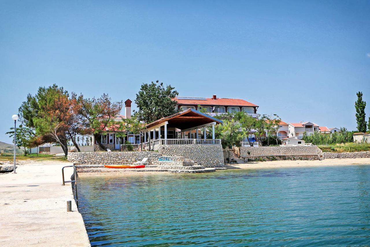 Guesthouse Dupin Vlasici Exterior photo